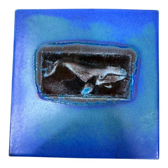 Michael Cohen 2001 Art Pottery Hot Plate Tile Trivet Whale 5 3/4" Coastal Beach - Picture 1 of 5